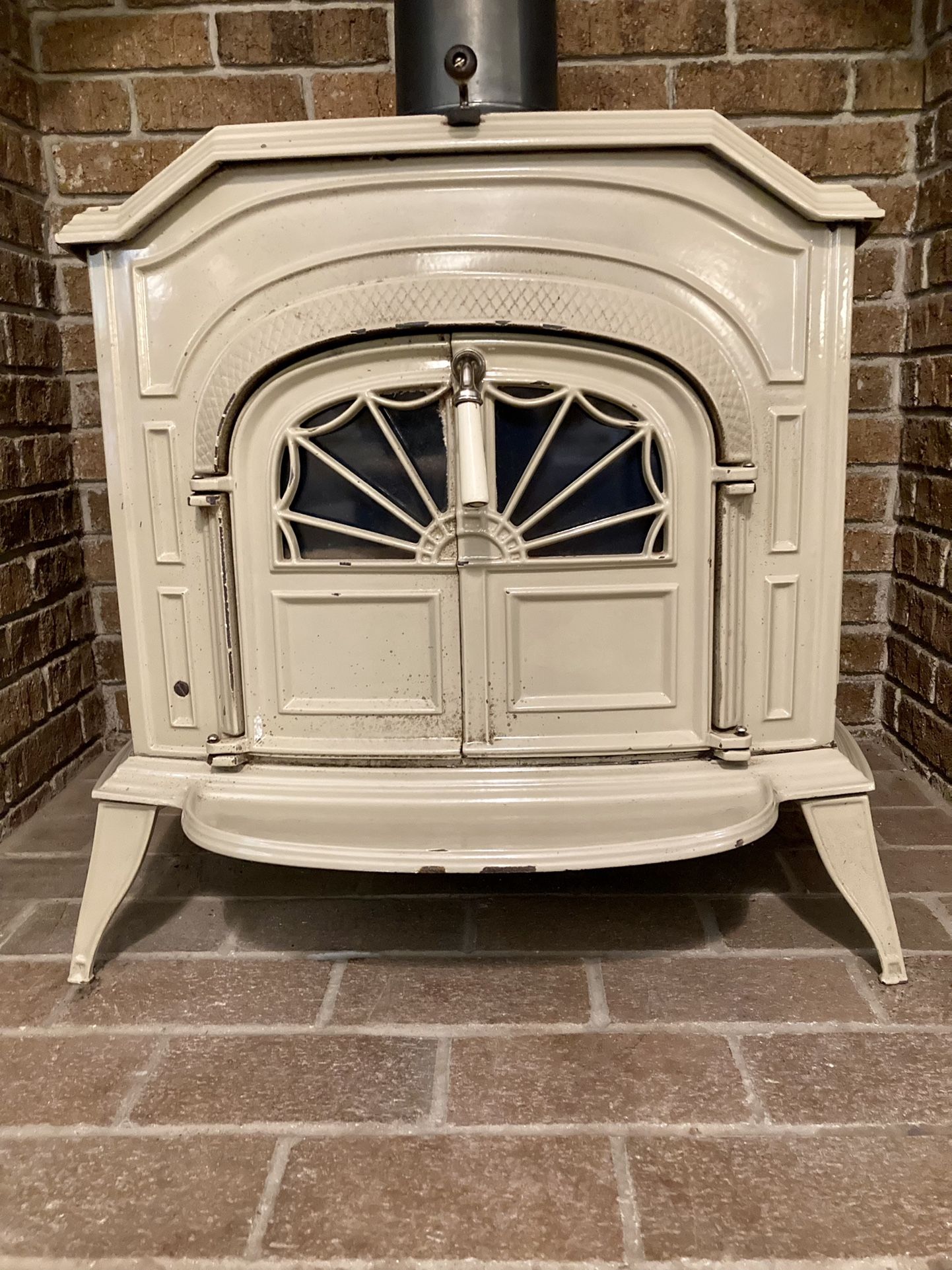 Vermont Castings Resolute wood stove