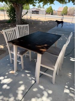 Dining room table