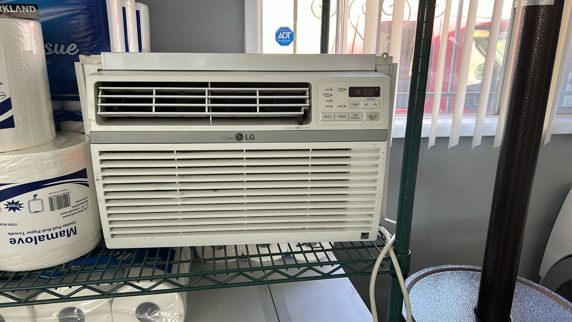 AC unit 110 bolt