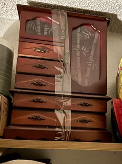 Stand up Jewelry box
