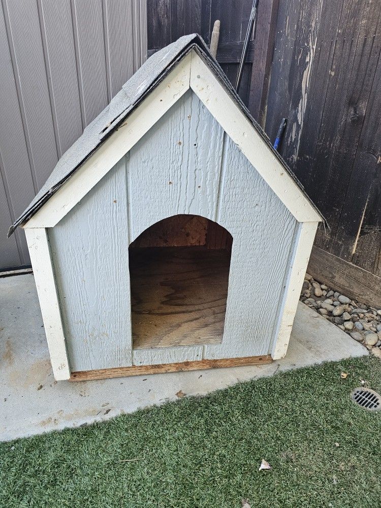Wood Dog House