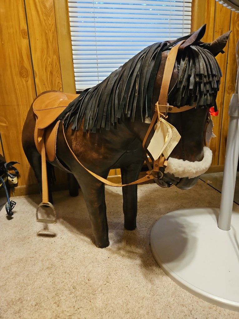 Omersa Vintage Leather Horse