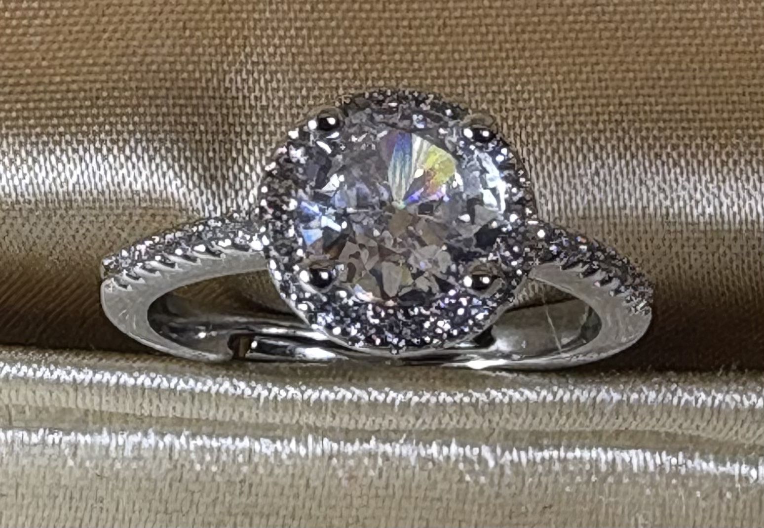 High Quality Moissanite Ring For Women Shiny Zircon One Carot Engagement Wedding Ring