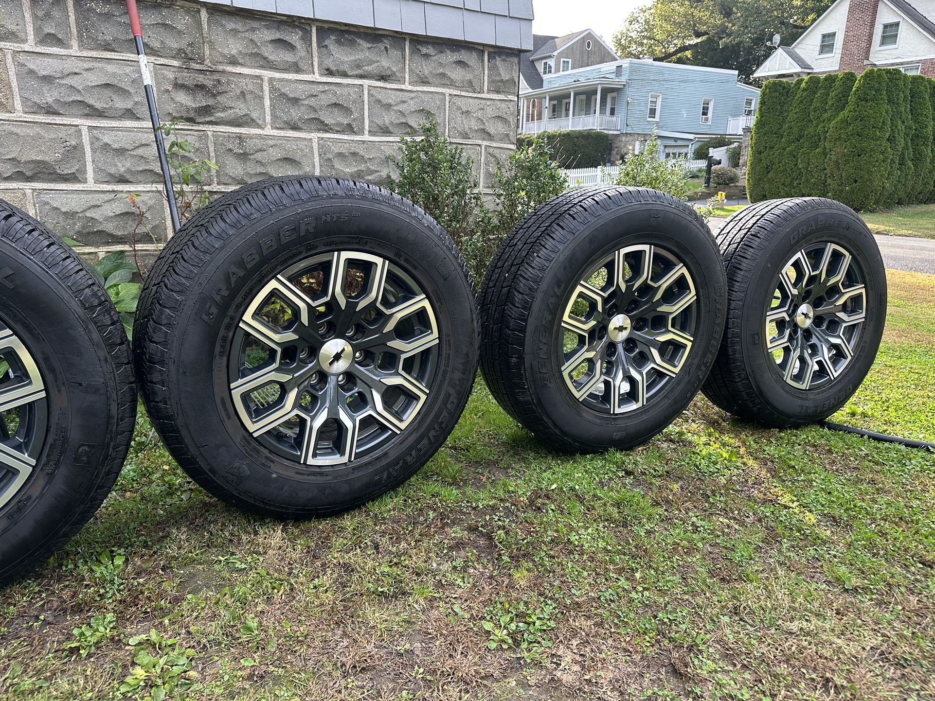2024 Chevrolet Colorado Z71 18” OEM Machined Charcoal Takeoff Wheels And Tires