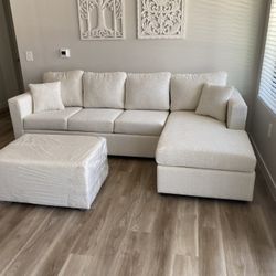 💥 Brand New Cream Sectional With Free Ottoman