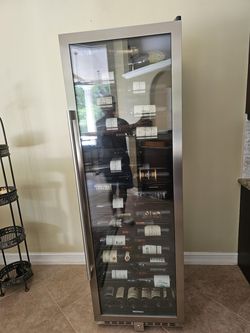 Wine Enthusiast VinoView L 145 Smart Wi-Fi Dual Zone Wine Cellar