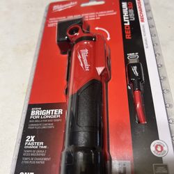 lampara milwaukee 