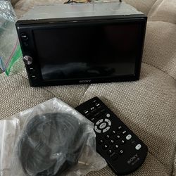 Sony CarPlay / Android Auto /Bluetooth