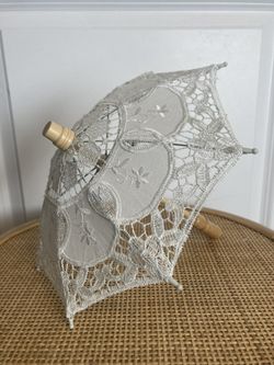 Small Decorative White Lace Umbrellas With Wood Handle