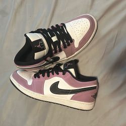  Air Jordan 1 Low SE 'Violet Shock'