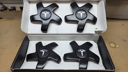 Tesla Carbon Fiber Wheel Cap Kit