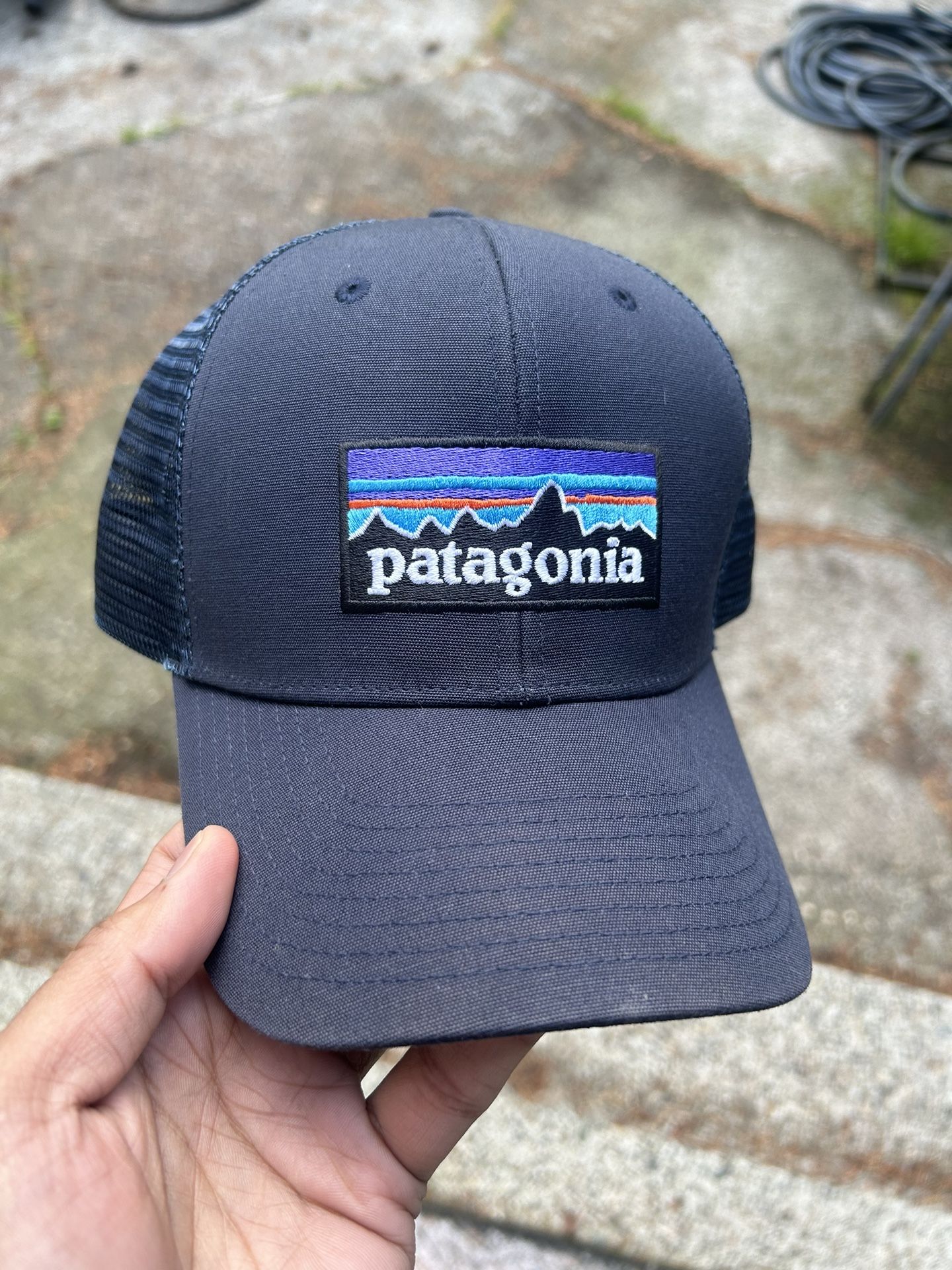 PATAGONIA P-6 TRUCKER HAT