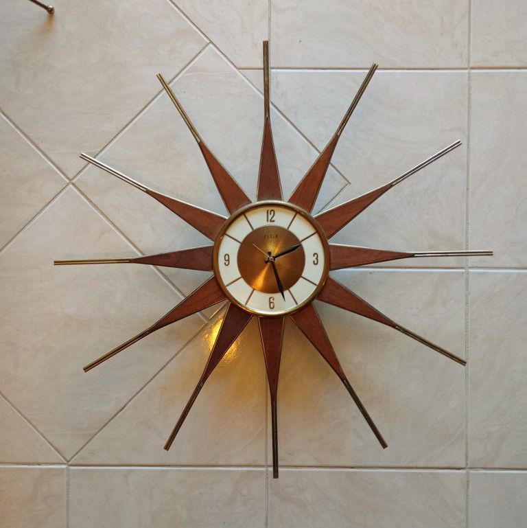 Mid Century Starburst Clock