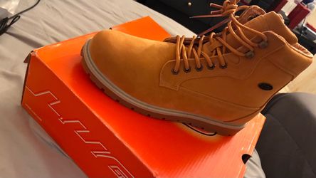 9.5 Lugz work boots