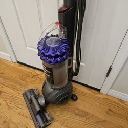 New Cond DYSON ANIMAL BIG BALL VACUUM  , WORKS EXCELLENT   ,IN Auburn And 