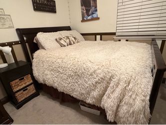Convertible Bedroom set/crib