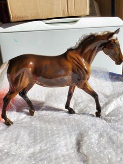 Breyer Slainte Surprise GLOSSY Bay