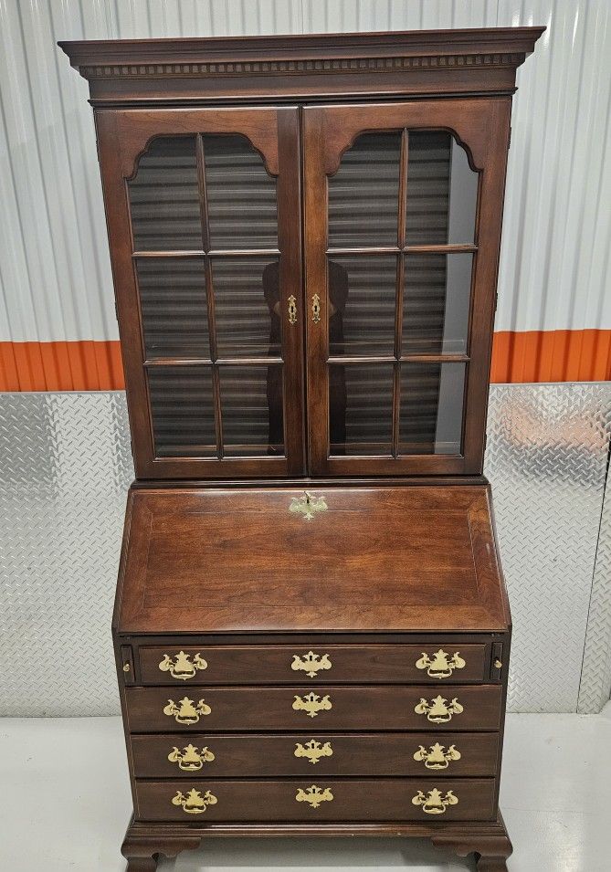Beautiful Statton Furniture Chippendale Style Secretary Desk