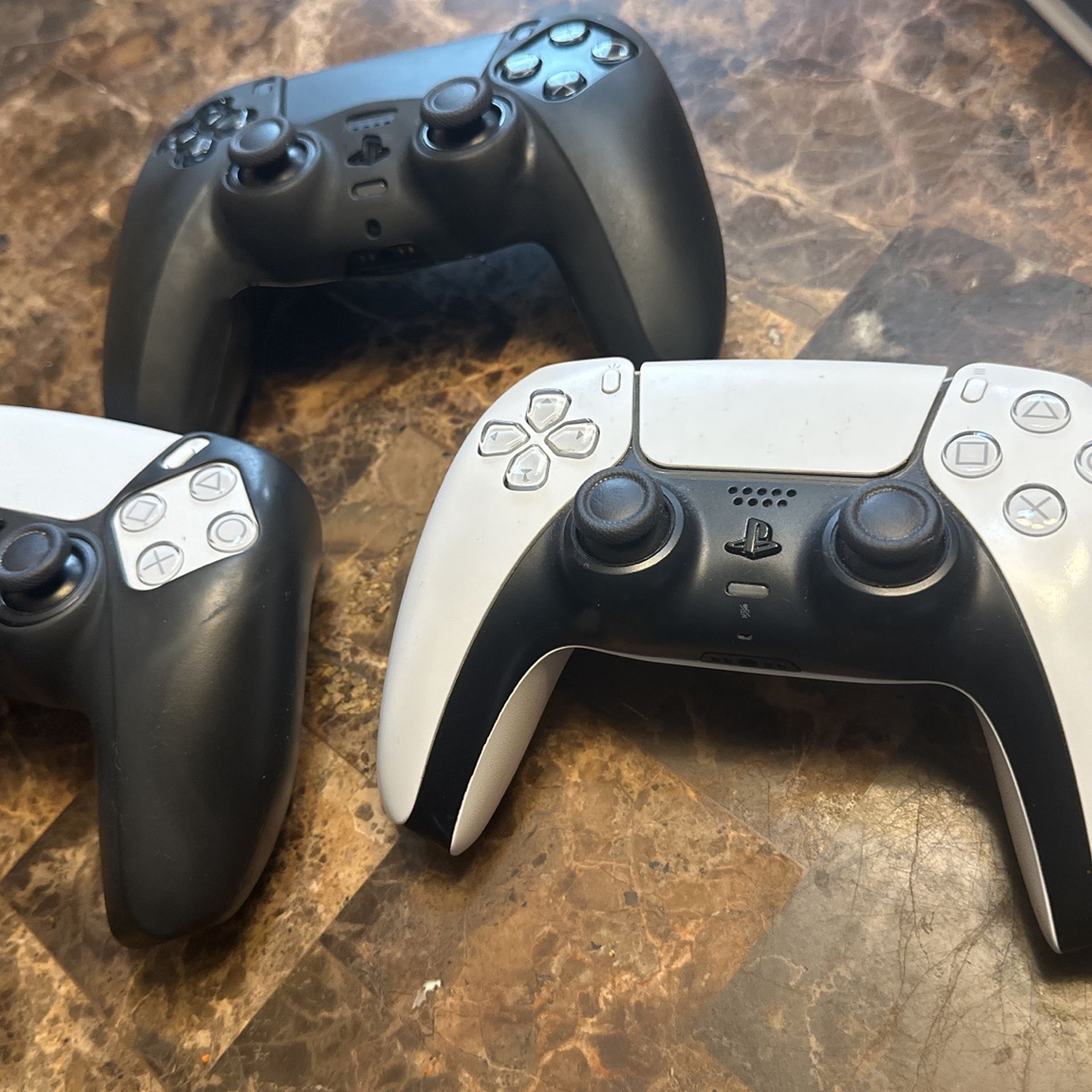Ps5 Digital With 3 Controllers