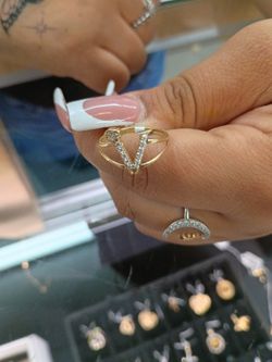 V ring