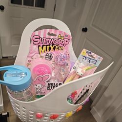 Hello Kittt Basket