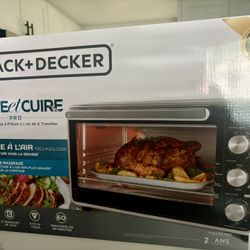 Black + Decker Crisp’ n Bake Pro 6-Slice Air Fry Toaster Oven