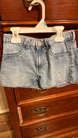 Girl short