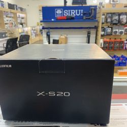 Fujifilm X-S20