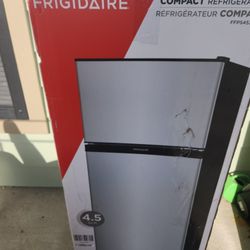 Fridgedair  Compact Refrigerator 