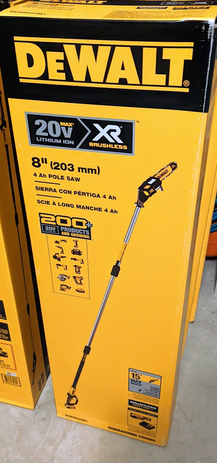 DEWALT 20V MAX XR Cordless Pole Saw 4Ah Kit 15 ft. Reach DCPS620M1