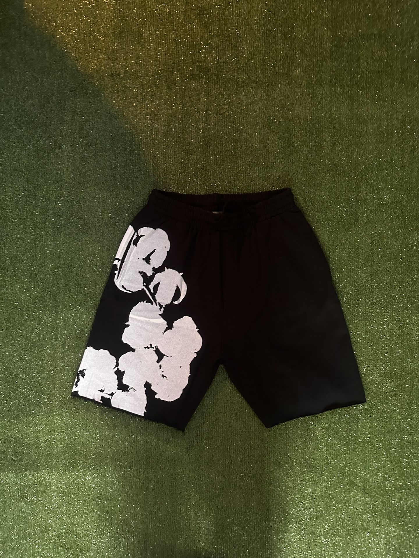 BLACK DENIM TEAR SHORTS