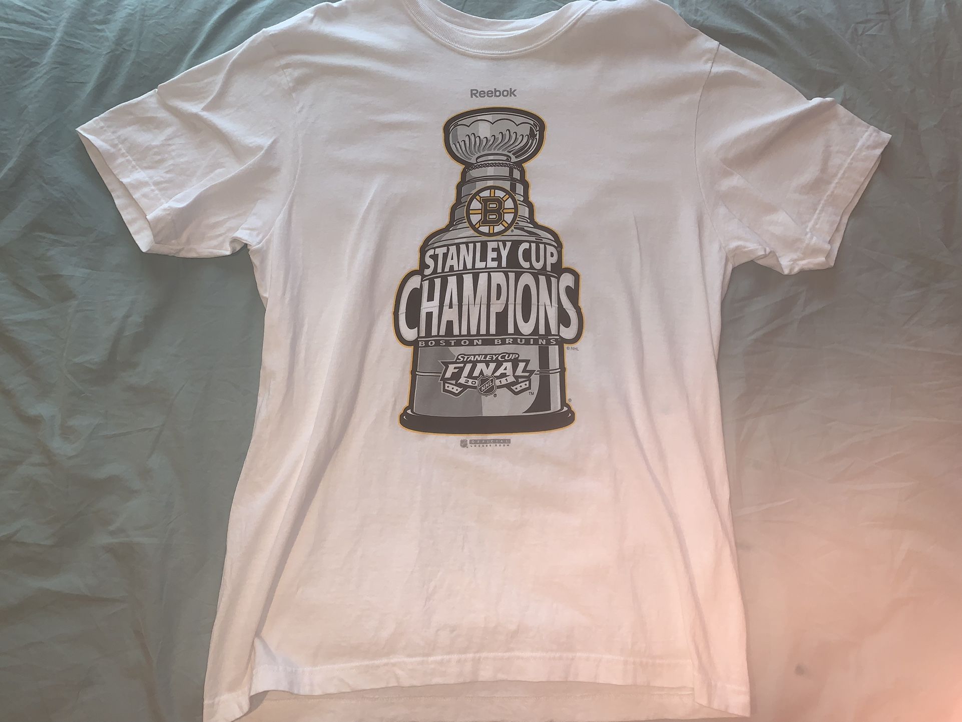 Boston Bruins 2011 Stanley Cup Champions White Reebok Shirt; Men’s XL
