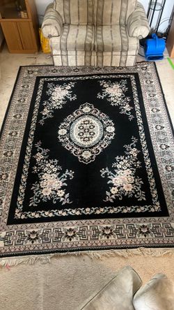 Large Floral Area Rug – Black & Cream Traditional Design