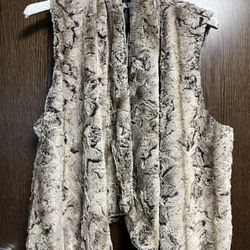 Beautiful Faux Fur Vest     3x Size 