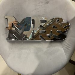 Mr&Mrs Sign New 
