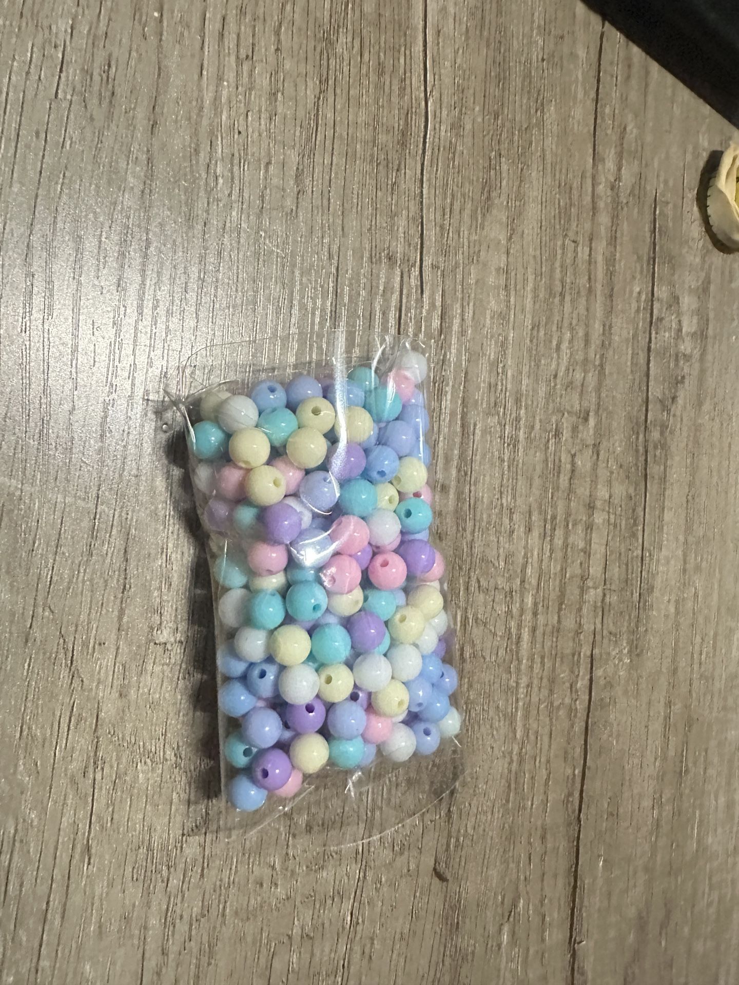 Round Plastic Pastel Beads
