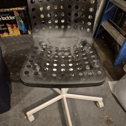 Rotating Black Plastic With White Metal Computer Chair