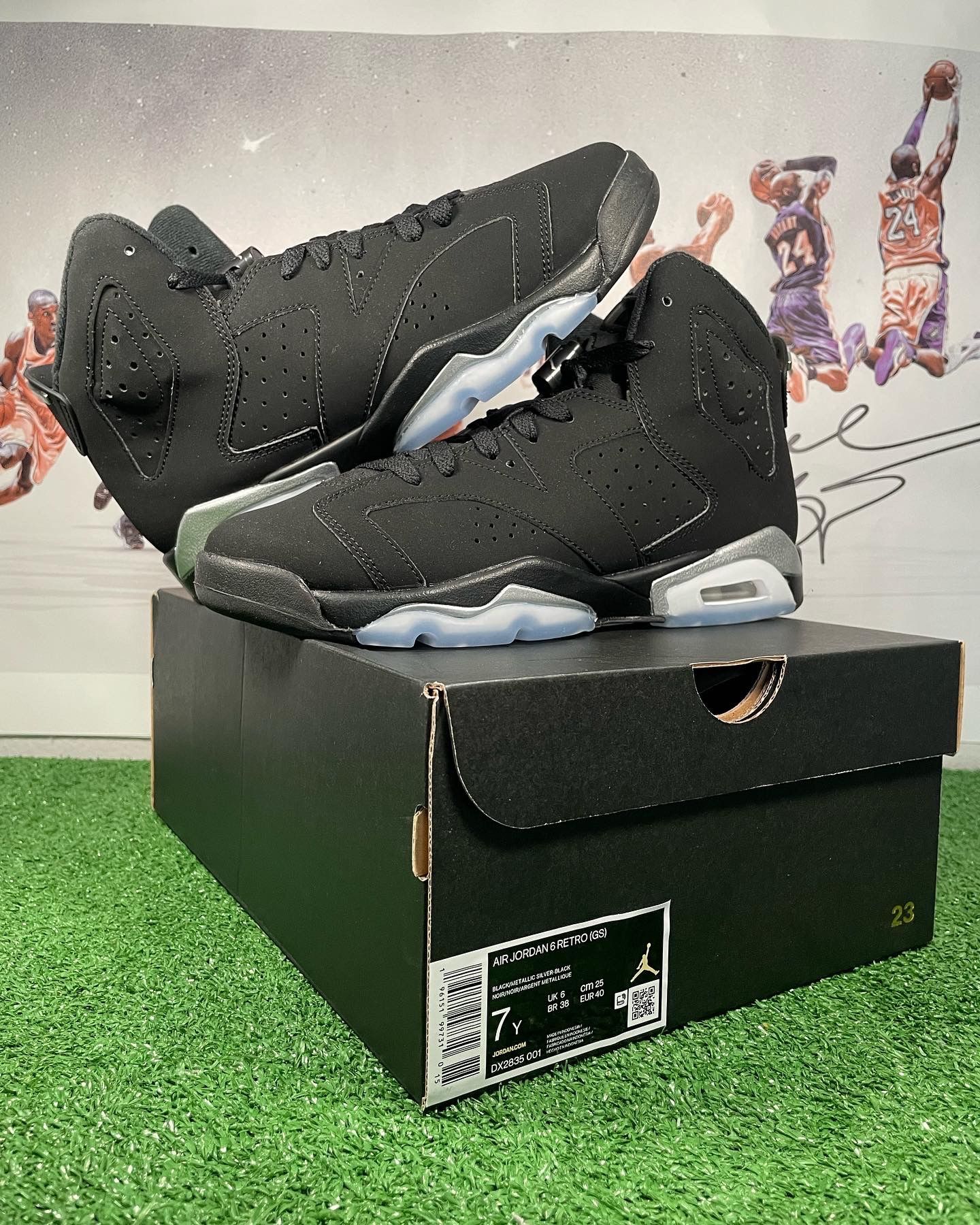 Jordan “Metallic Silver” Sz 7Y