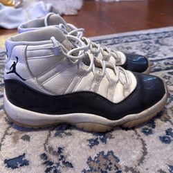 Jordan’s / panda all size 5.5y and 6y