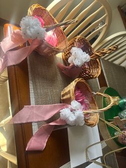 2 Flower Girl Baskets & Petals