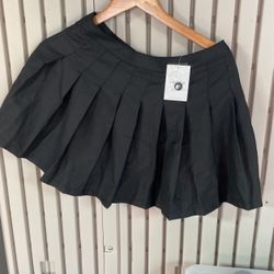 Forever 21 Black Pleated Skirt NEW