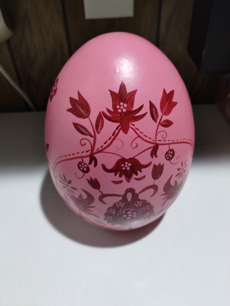 (Large Decorative Egg)