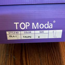 Woman’s Boots Size 6