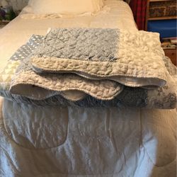 Quilt With 2 Shams