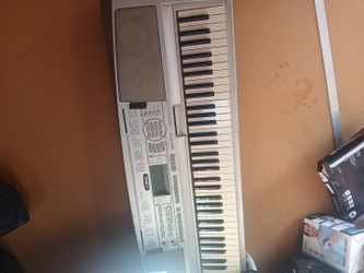 Yamaha DGX-300