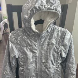 The North Face Girls Reversible Winter Jacket  (M) 10