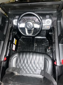 Little electric Mercedes-Benz for kids