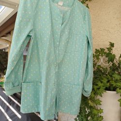 SOFT LIGHT GREEN SCRUB JACKET  MED. $5.00 