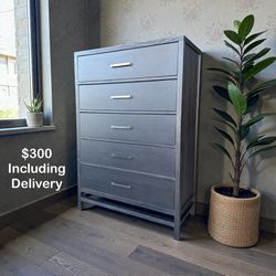 Modern Black 5-Drawer Chest / Dresser – Solid & Clean Look – Free Delivery