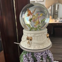 Adorable Light Up Musical Globe Box
